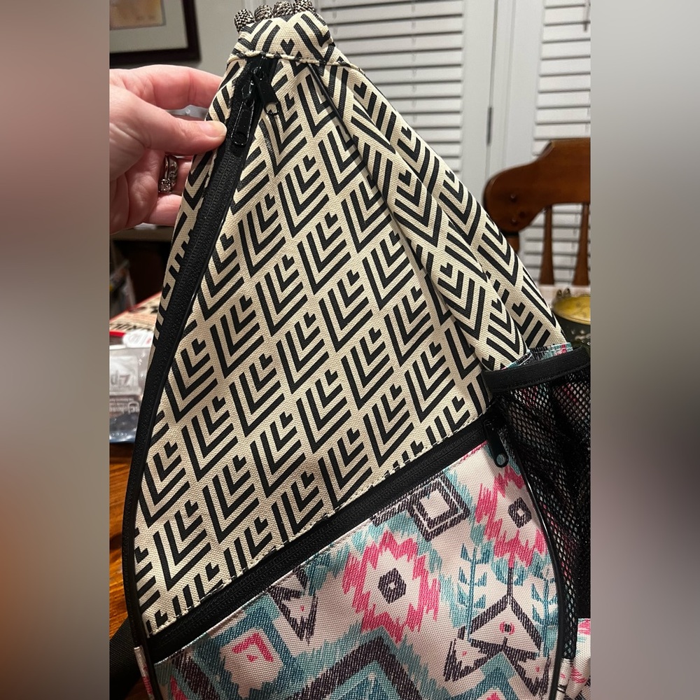 KAVU Rope Sling Bag Aztec Southwestern Geometric Print Crossbody Backpack NWOT - Picture 3 of 16